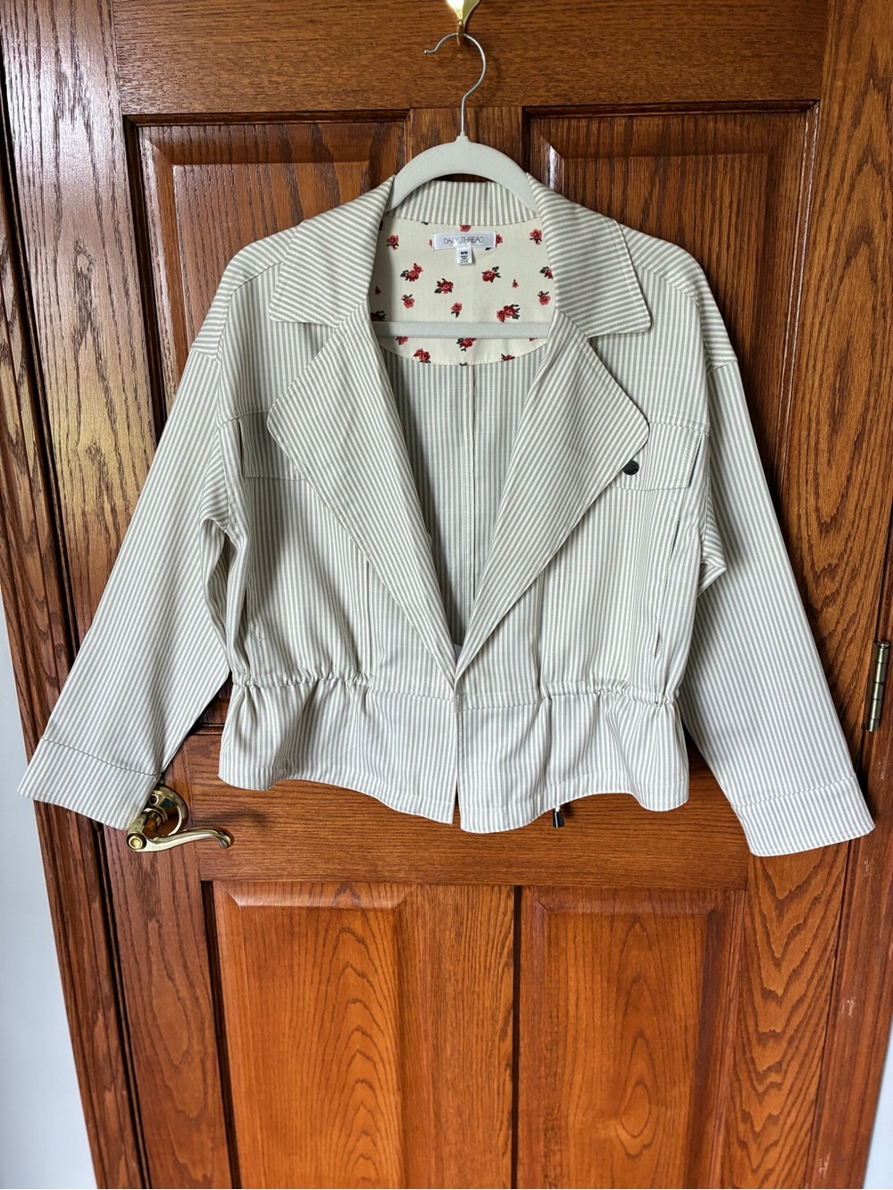 Lightweight Beige Striped Casual Women's Jacket/Coat. Sz M